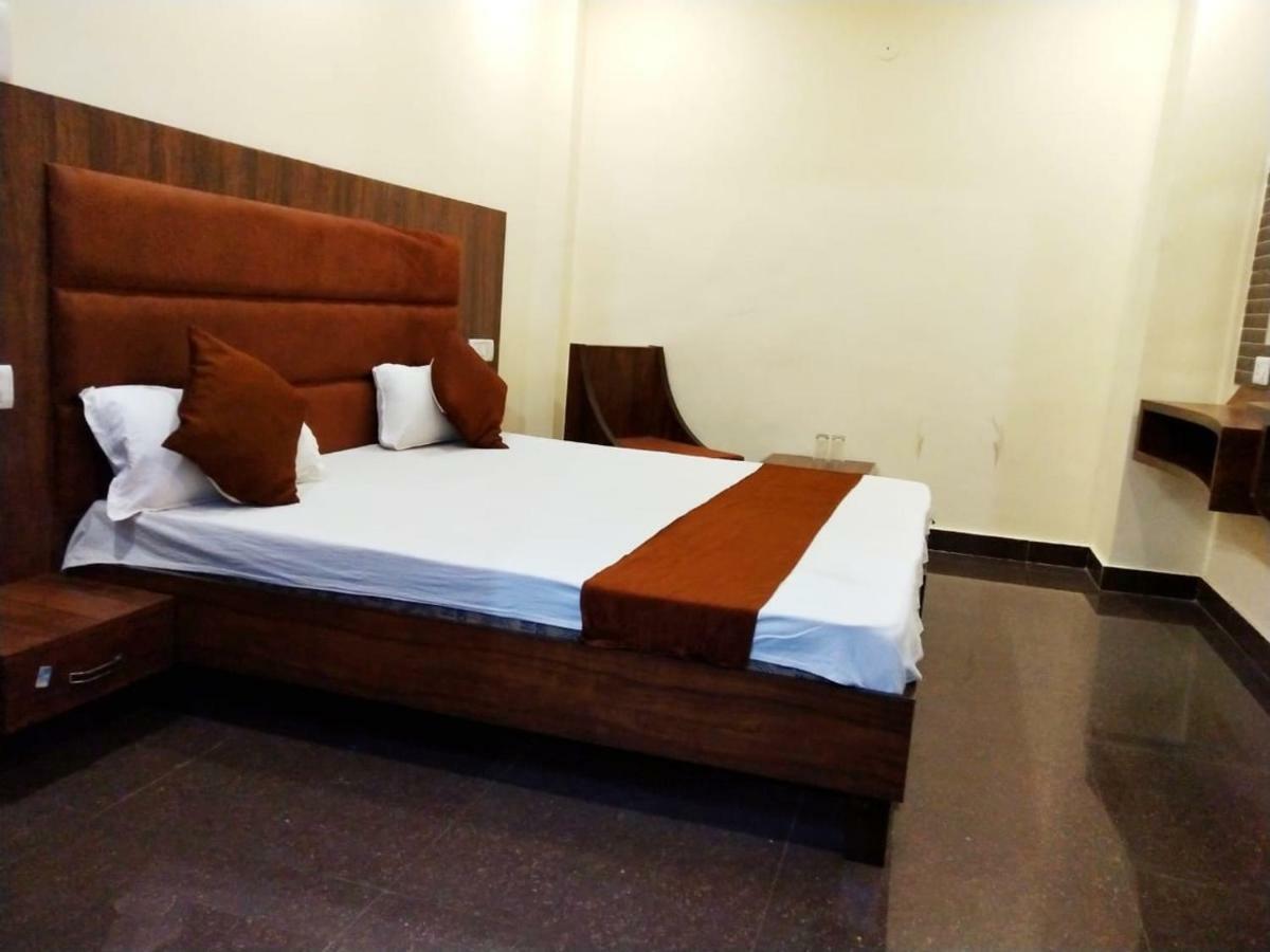 Sukhman International Hotel Near Amritsar Railway Station Bagian luar foto